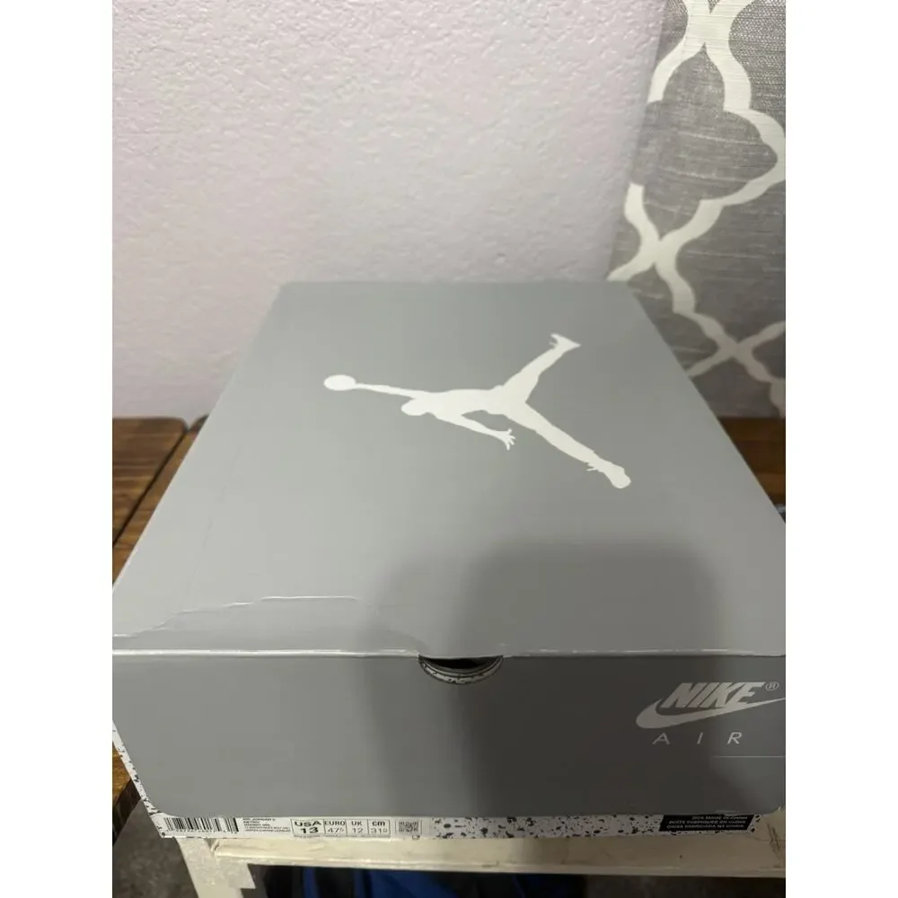 Nike Air Jordan 5 Retro Wolf Grey Size 13 DD0587-002 BRAND NEW AUTHENTIC